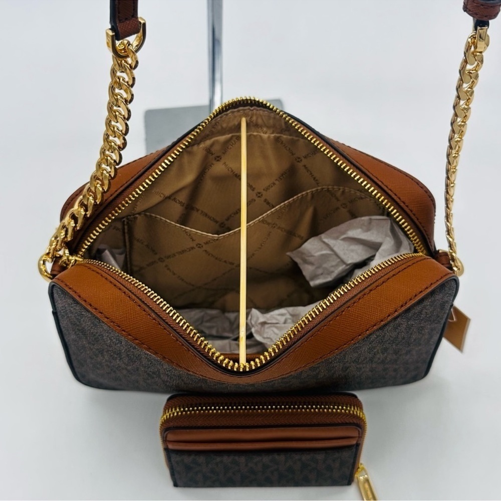 Michael Kors Large EW Crossbody Bag & Jet Se Travel MD ZA Card Case Wallet - Picture 10 of 12